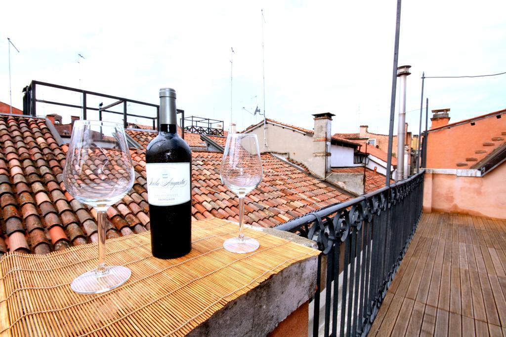 Terrazza Rialto Apartman Velence Szoba fotó